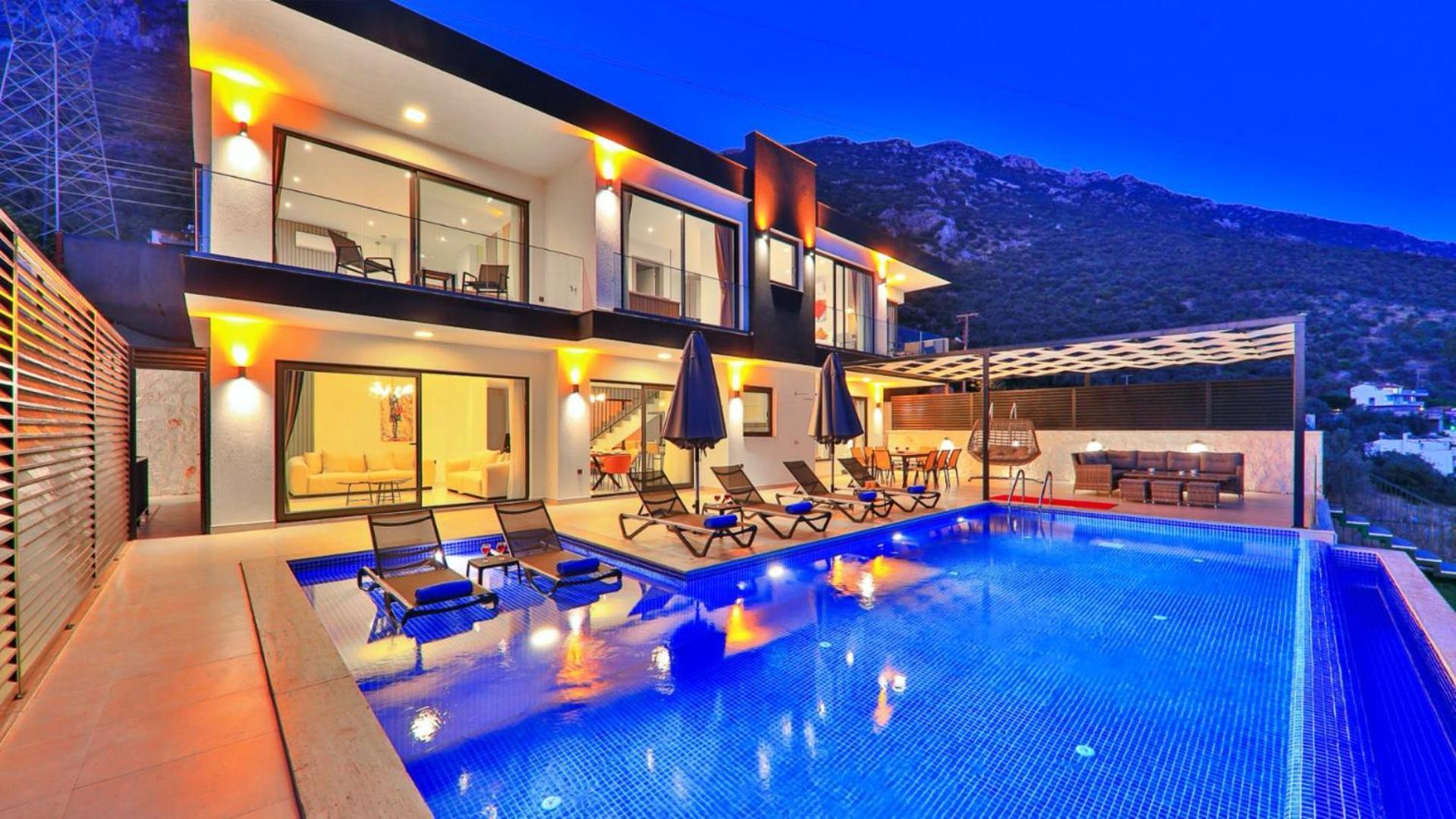 4 Bedroom - 6340